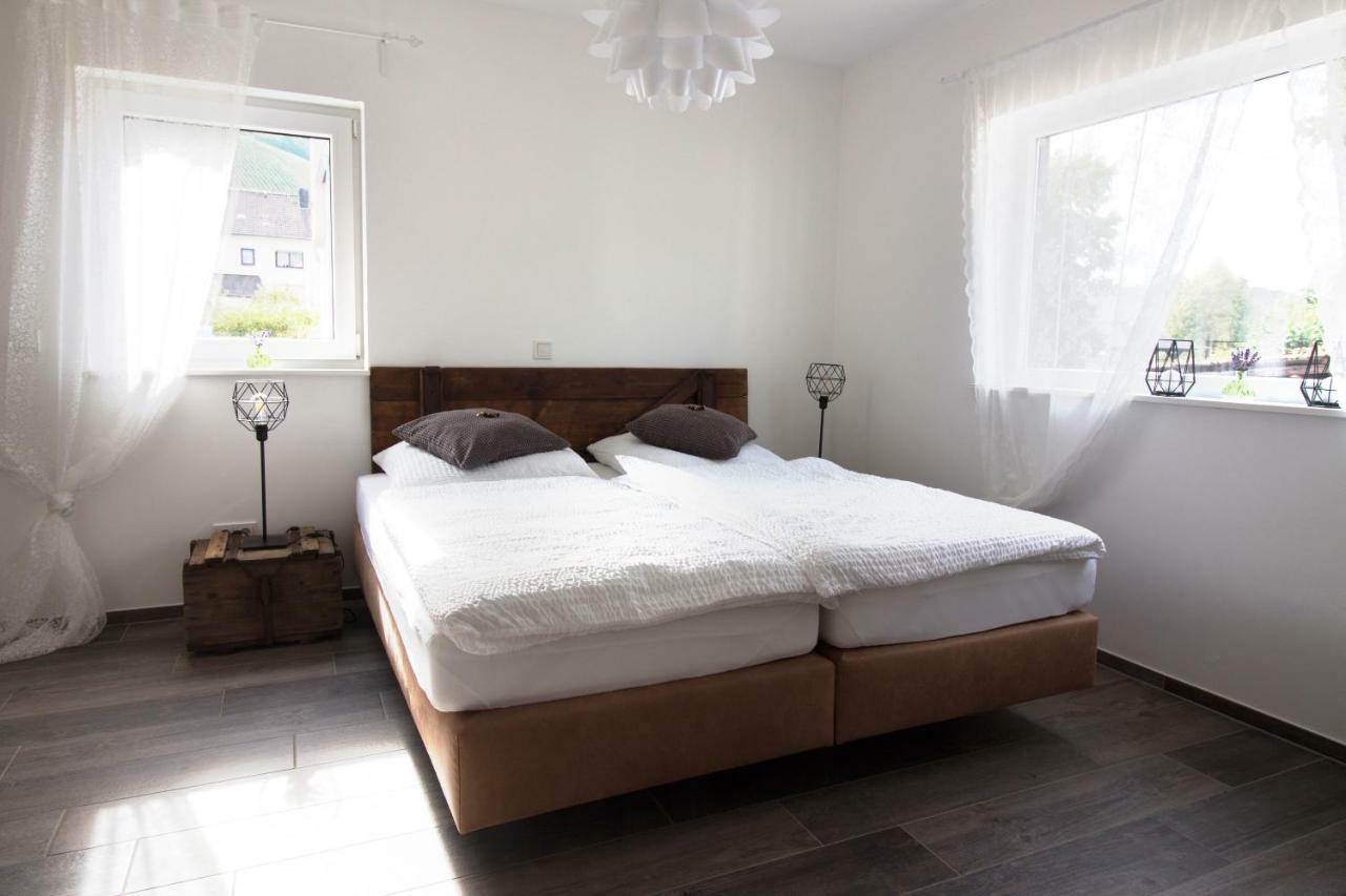 Zur Alten Rebe Ferienhaus Und Weingut Konz Extérieur photo