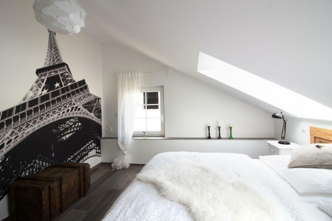 Zur Alten Rebe Ferienhaus Und Weingut Konz Extérieur photo